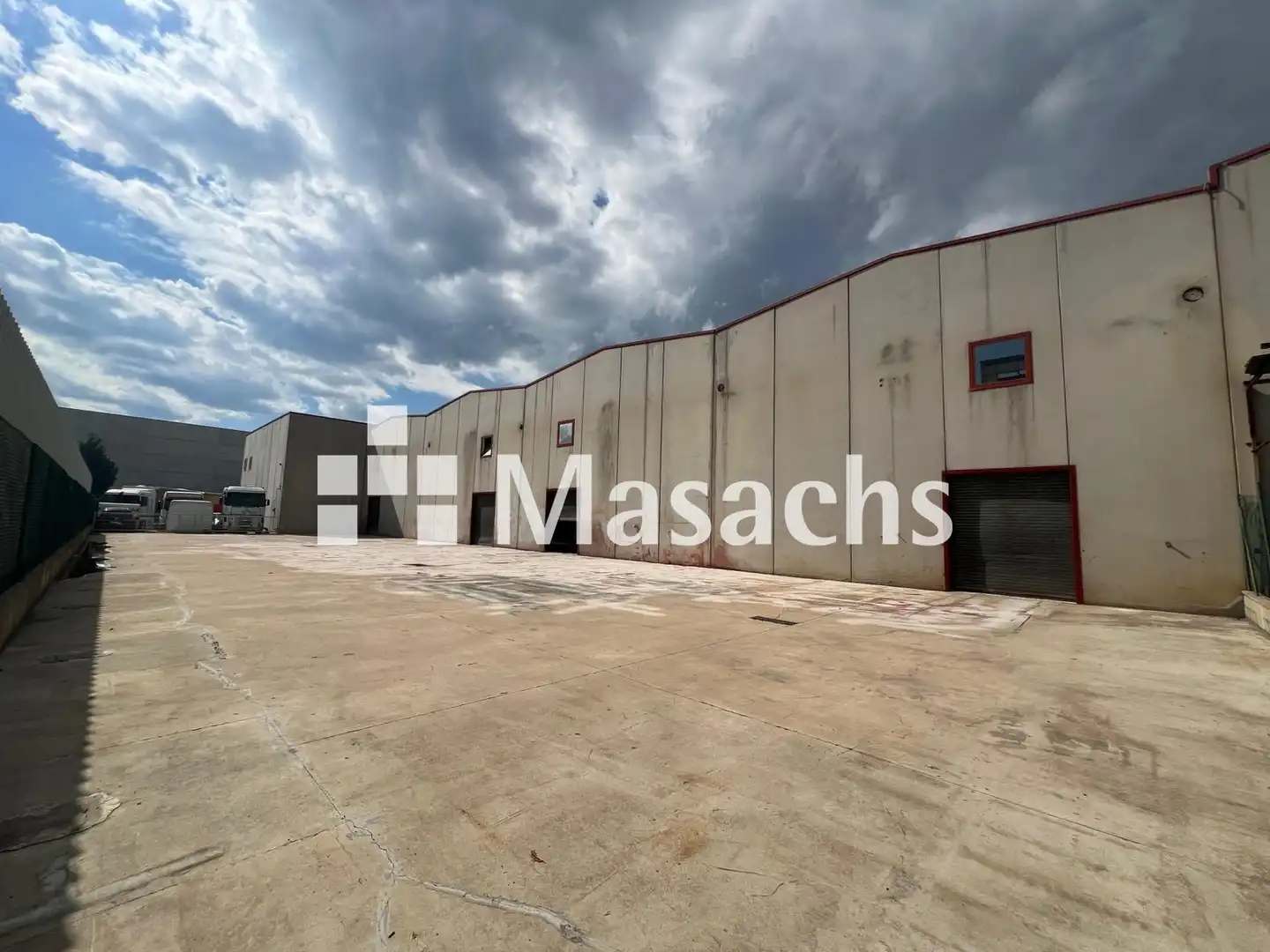 Außenansicht von Fabrikhallen zur Miete in Les Franqueses del Vallès
