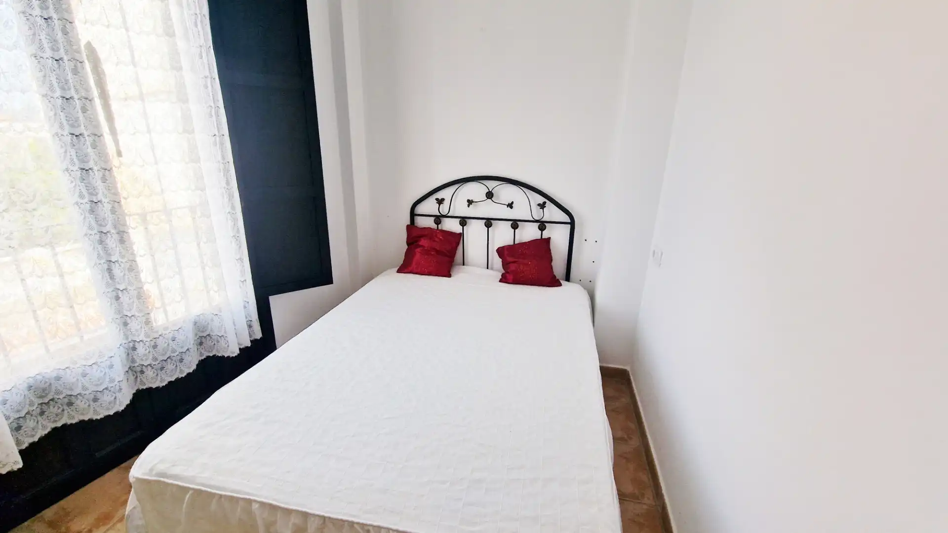 Dormitori de Apartament en venda en Vélez de Benaudalla amb Aire condicionat, Calefacció i Balcó