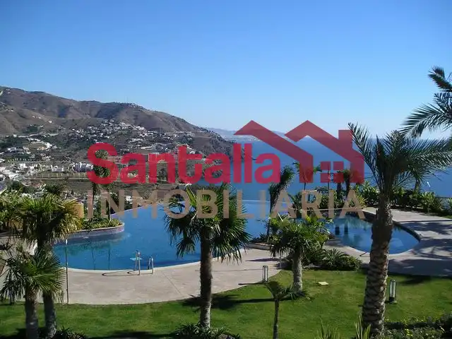 Vista exterior de Casa adosada en venta en Almuñécar con Terraza y Piscina comunitaria