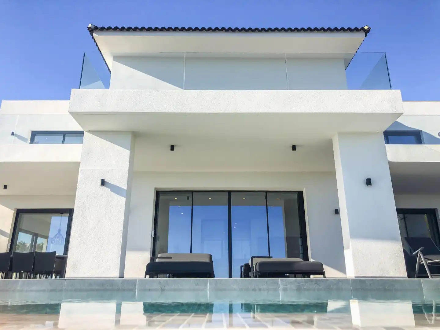 Vista exterior de Casa o xalet en venda en Rojales amb Aire condicionat, Jardí privat i Terrassa