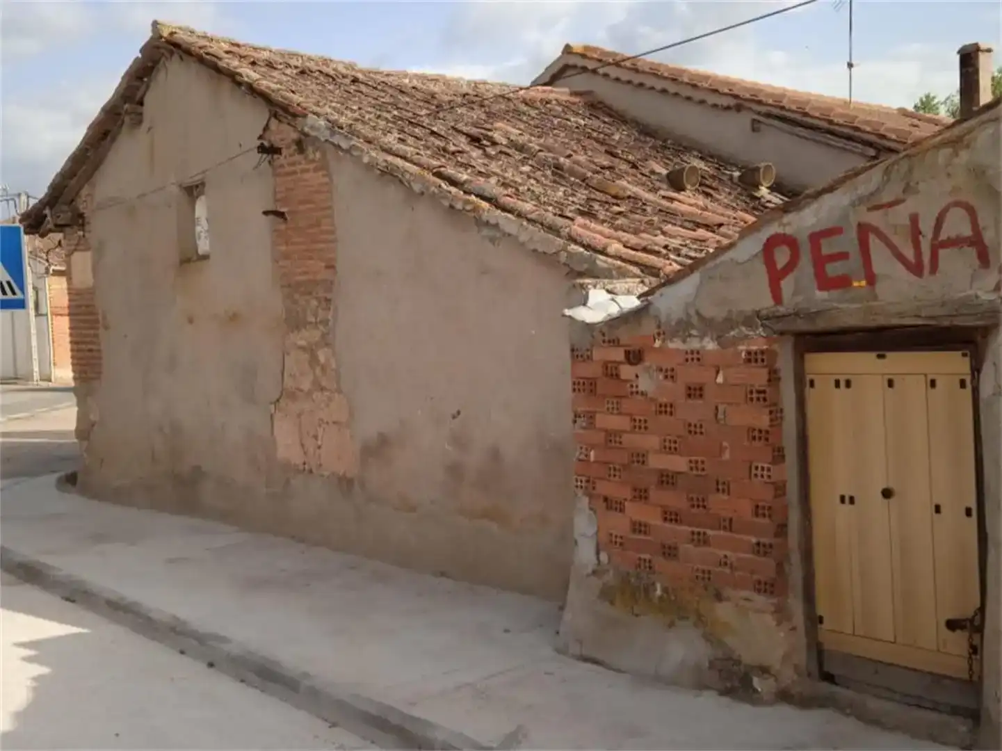 Vista exterior de Casa adosada en venda en Bercial
