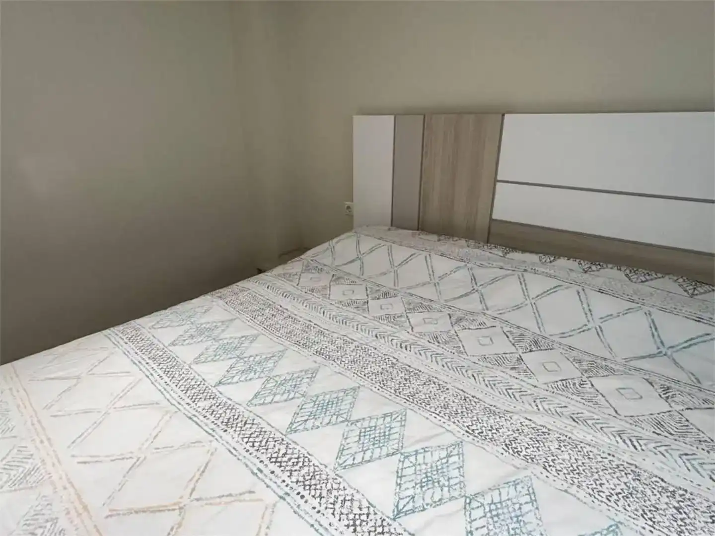 Dormitori de Pis per a compartir en Jaén amb Aire condicionat, Jardí privat i Parquet