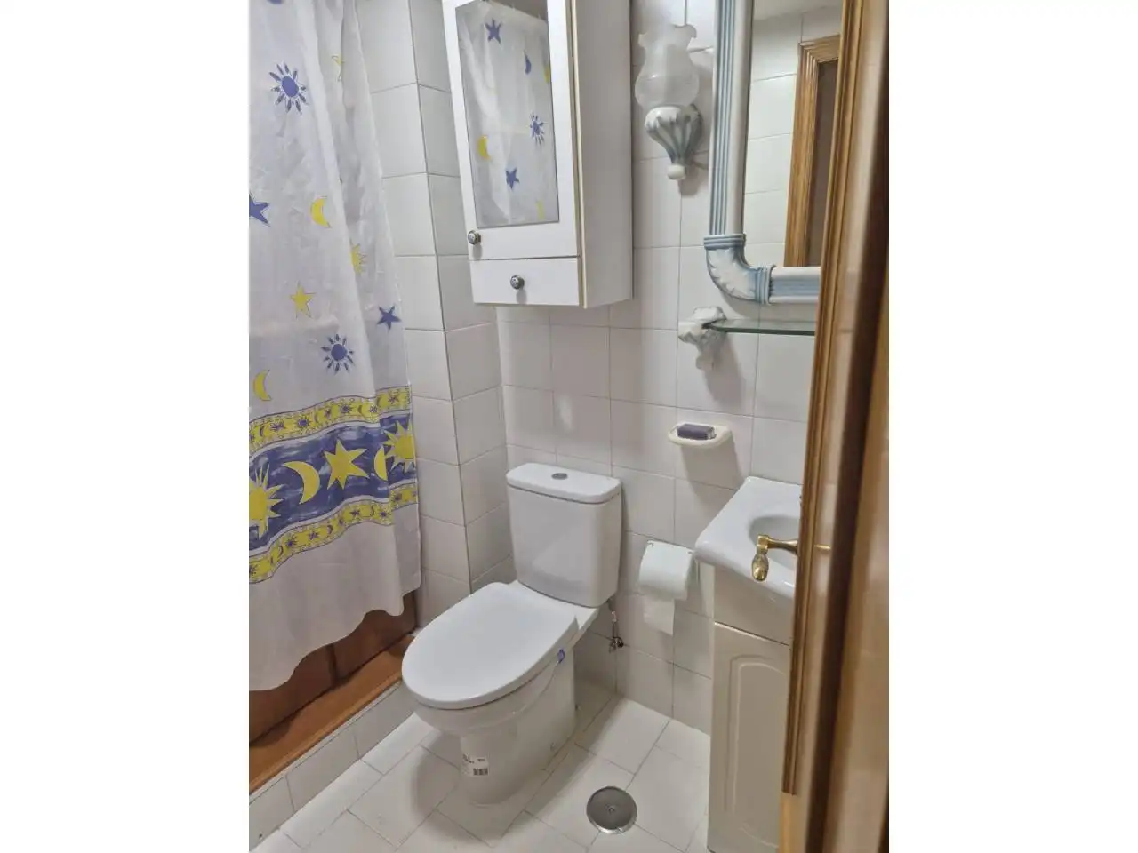 Badezimmer von Wohnung zur Miete in Badajoz mit Klimaanlage und Möbliert