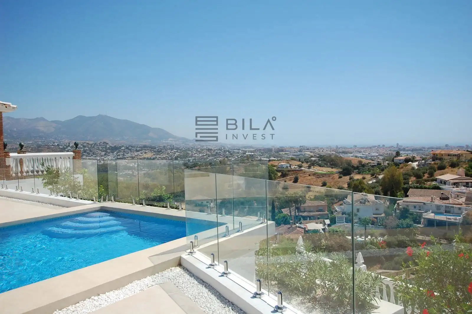 Chalet con piscina en venta en Cerros del Aguila, imagen 4