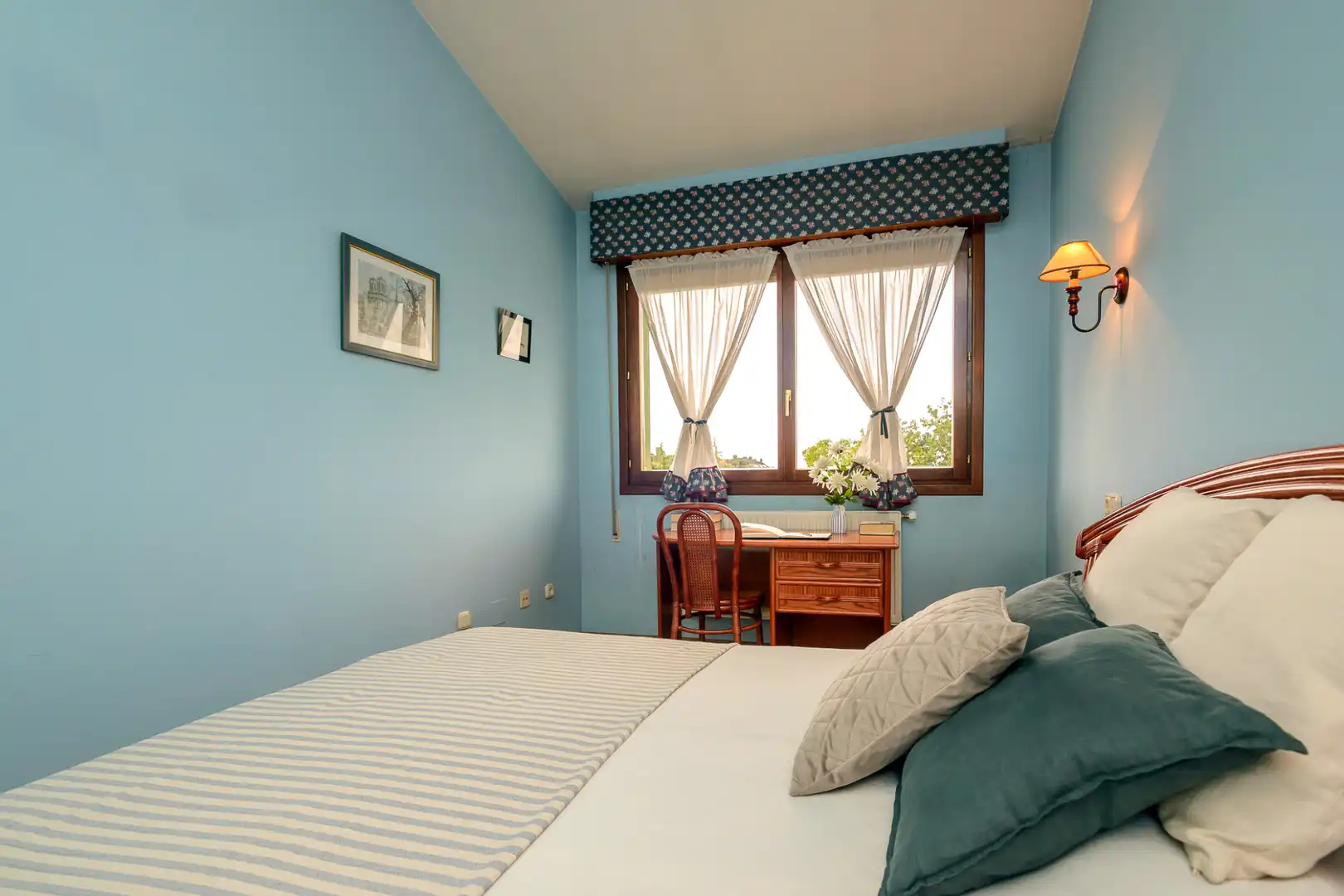 Habitación de Casa o chalet en venta en Oviedo  con Calefacción, Jardín privado y Parquet