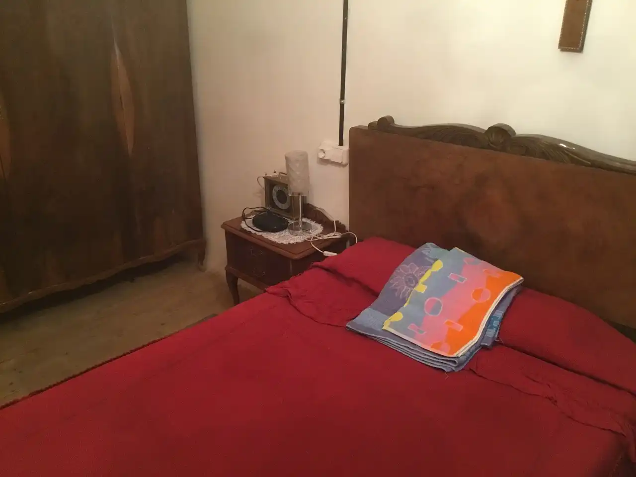 Dormitori de Casa adosada en venda en Villamayor de los Montes amb Calefacció, Parquet i Moblat