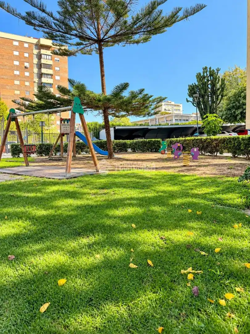 Jardín de Piso en venta en Alicante / Alacant con Aire acondicionado y Piscina comunitaria
