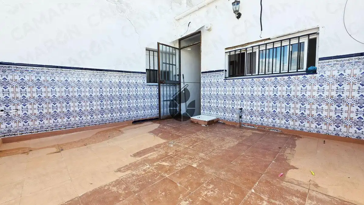 Vista exterior de Pis en venda en Coria del Río amb Terrassa