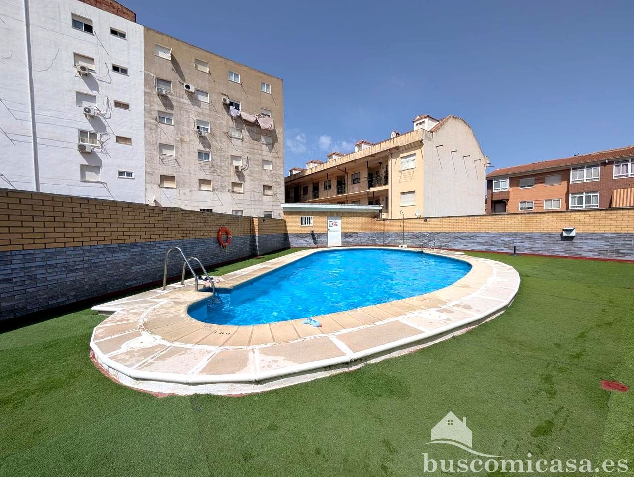 Swimming pool of Flat for sale in Linares  with Air Conditioner, Heating and Storage room