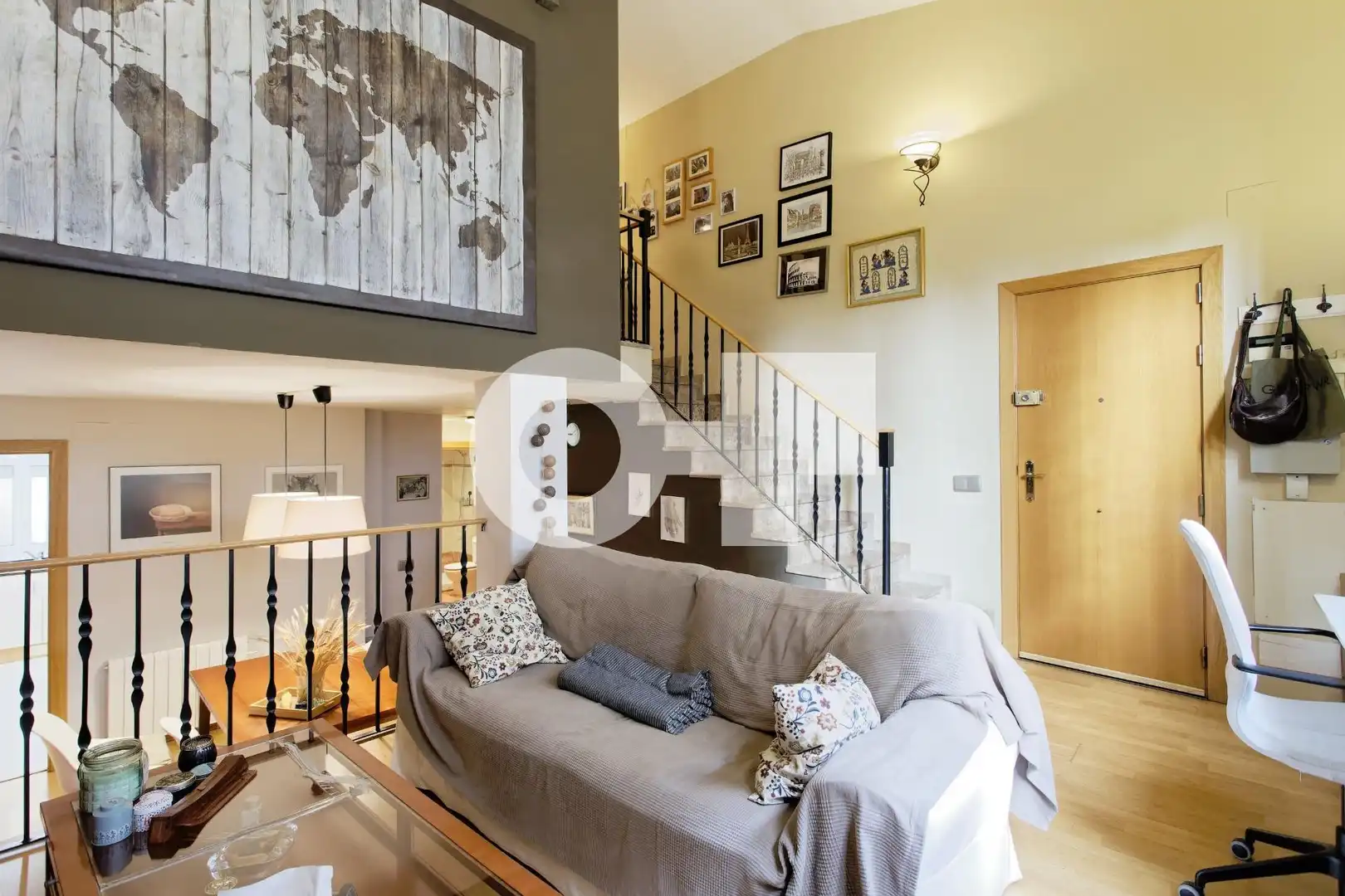 Living room of Duplexes for sale in Barcelona  with Heating, Parquet flooring and Terrace