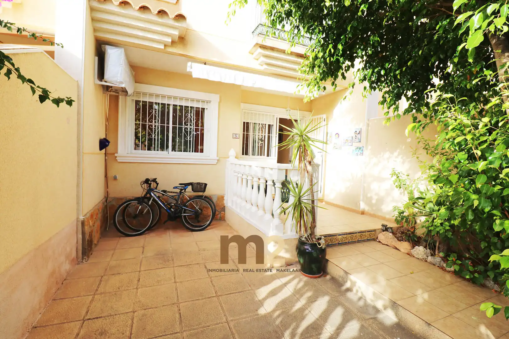 Vista exterior de Casa o chalet en venta en Guardamar del Segura con Aire acondicionado, Calefacción y Jardín privado