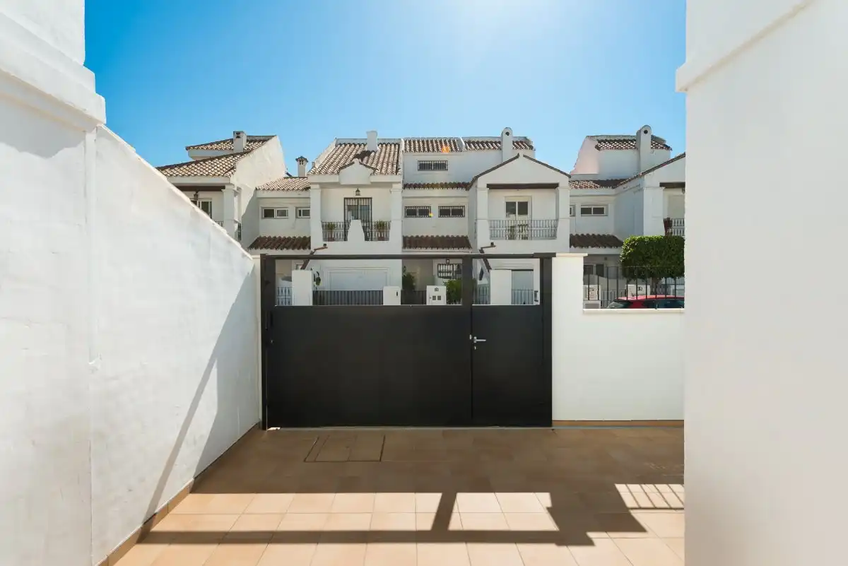 Detached homes for rent in Urbanizacion ALAMEDA-NARANJOS MARBELLA, La Dama de Noche - La Alzambra