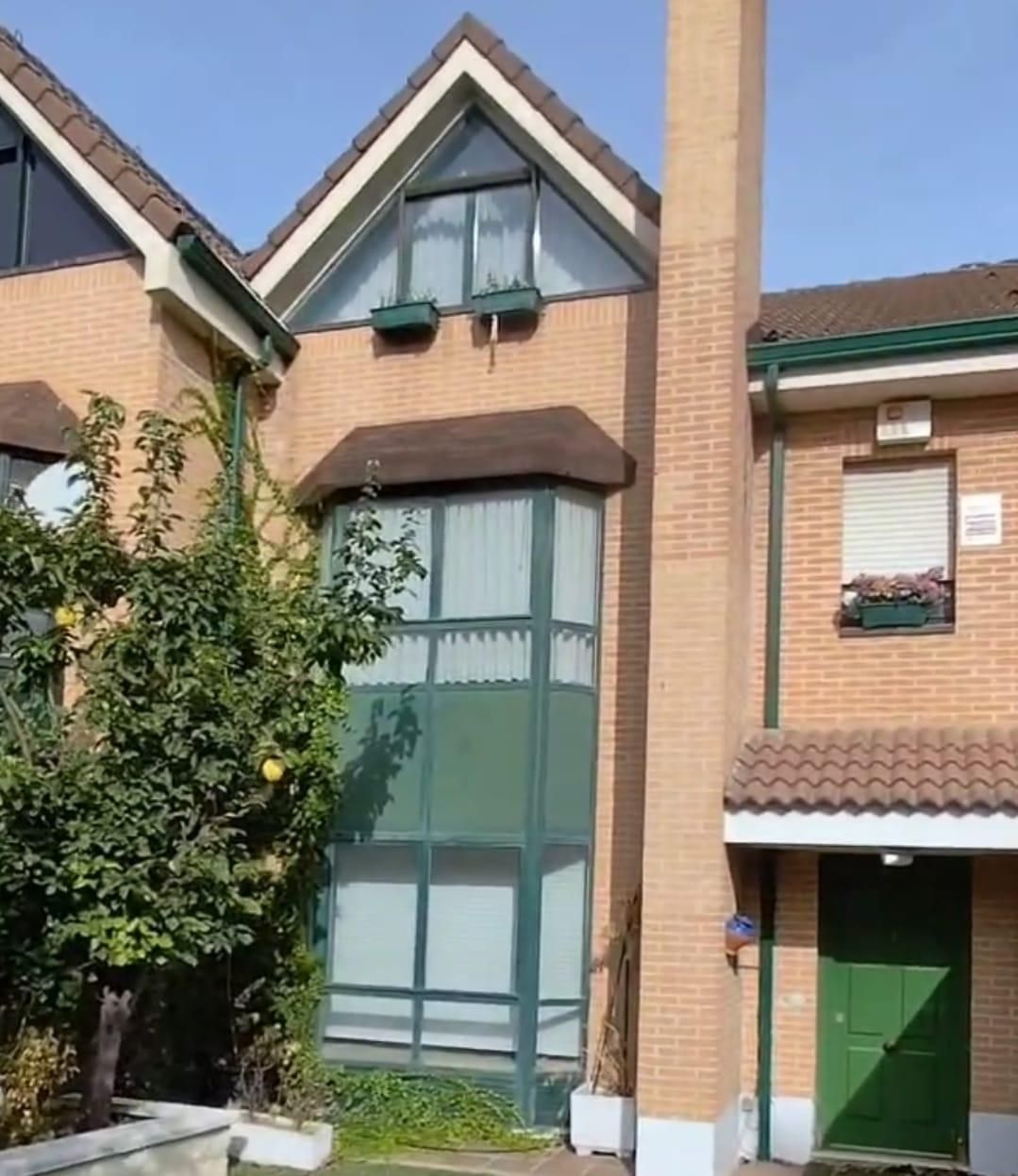 Exterior view of House or chalet for sale in Palencia Capital  with Heating, Private garden and Parquet flooring