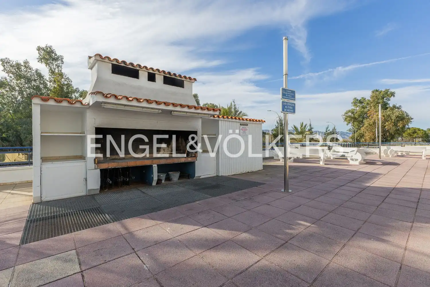 Exterior view of Flat for rent in Gandia  with Air Conditioner, Heating and Terrace