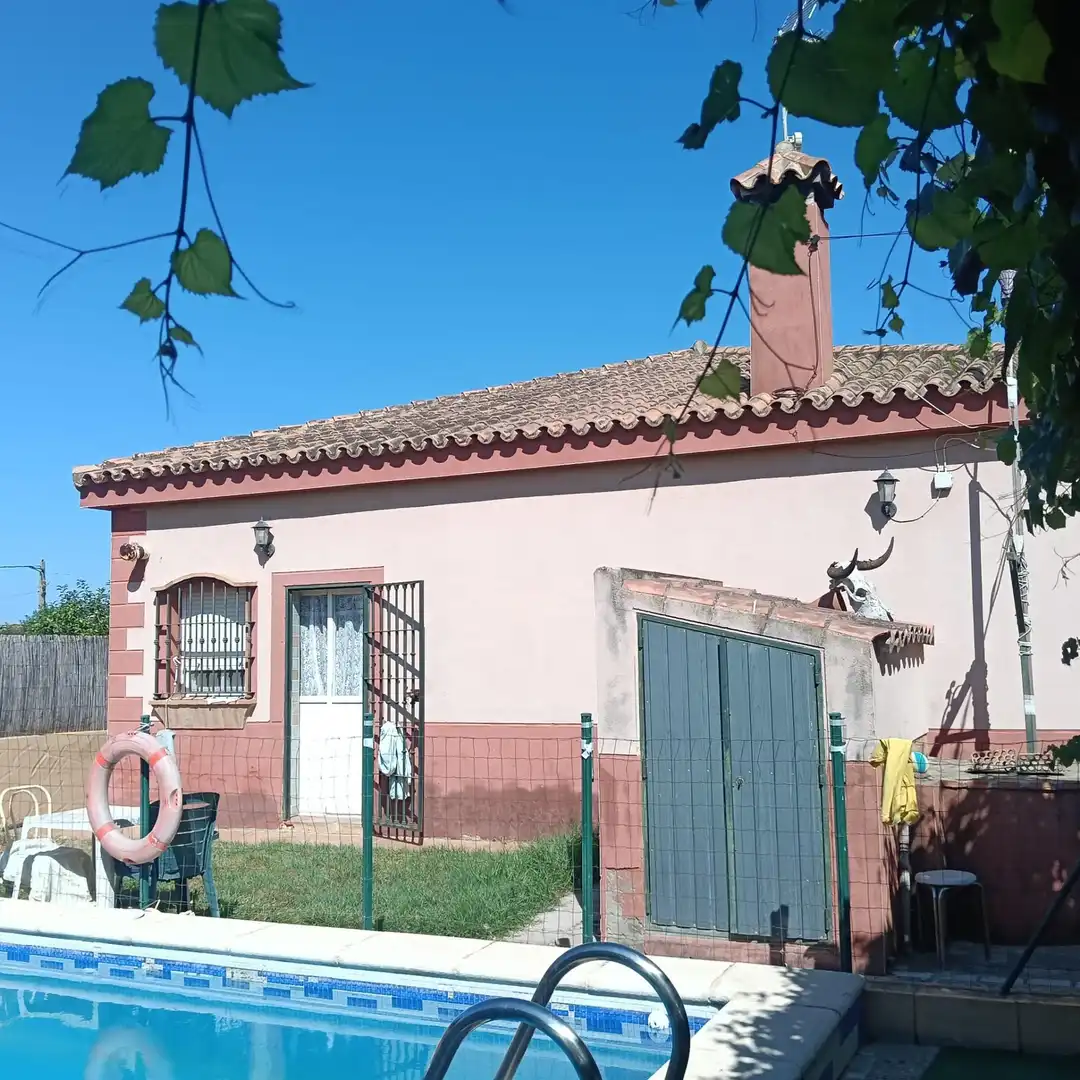 Vista exterior de Casa o xalet en venda en Chiclana de la Frontera