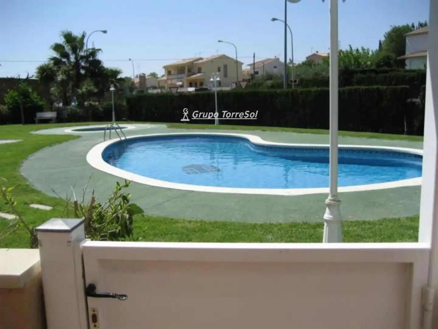 Piscina de Piso en venta en La Pobla de Montornès   con Aire acondicionado, Calefacción y Terraza