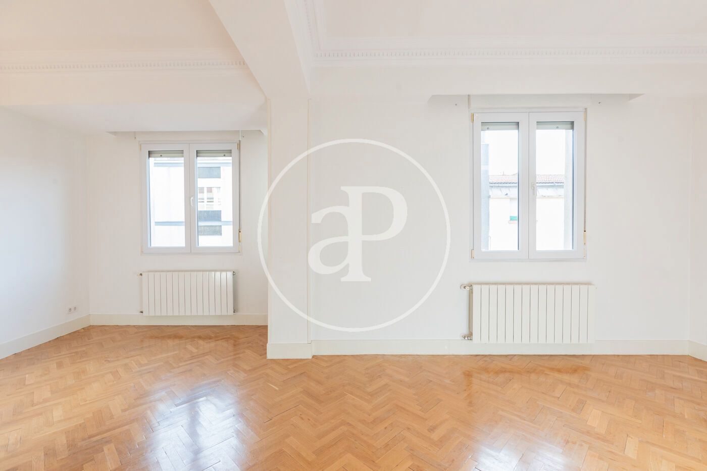 Exterior view of Flat to rent in  Madrid Capital  with Air Conditioner, Heating and Pets allowed