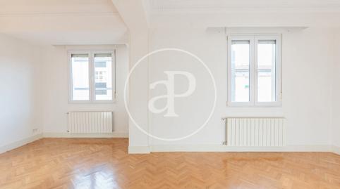 Photo 2 of Flat to rent in Calle de Núñez de Balboa, Castellana, Madrid