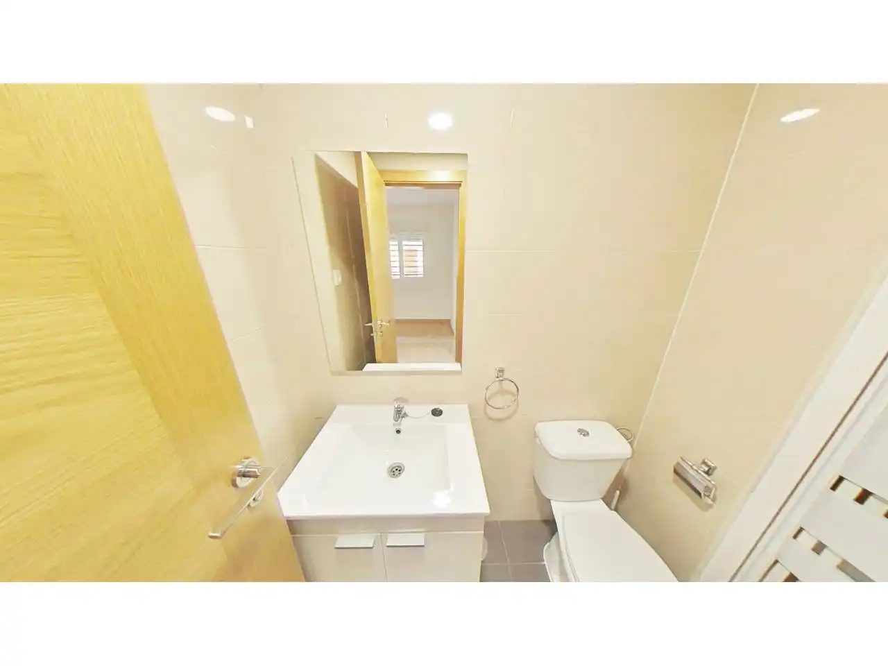 Bathroom of Flat for sale in Aranjuez  with Storage room