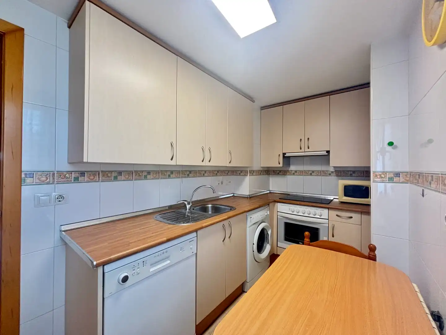 Kitchen of Flat for sale in Oliver-Valdefierro