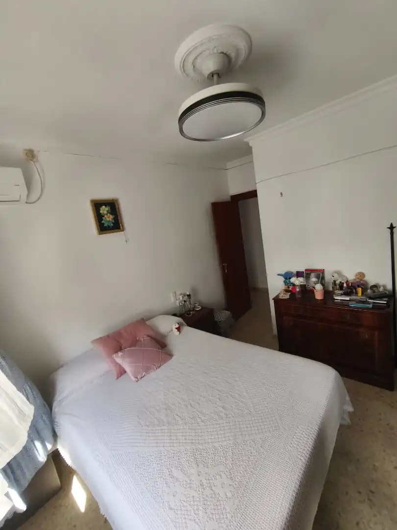 Habitación de Casa adosada en venta en Utrera con Amueblado