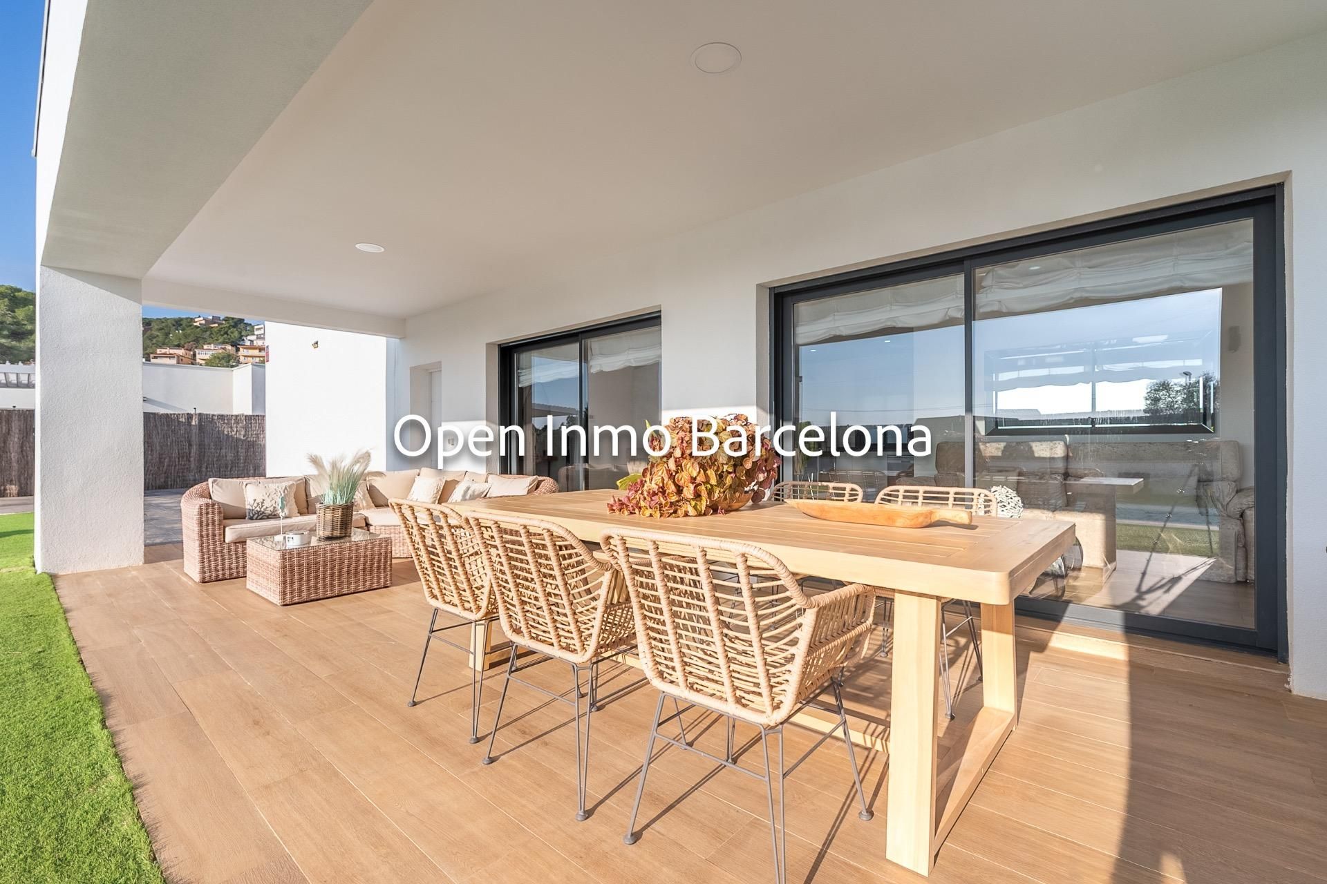 Terrace of House or chalet for sale in Canyelles