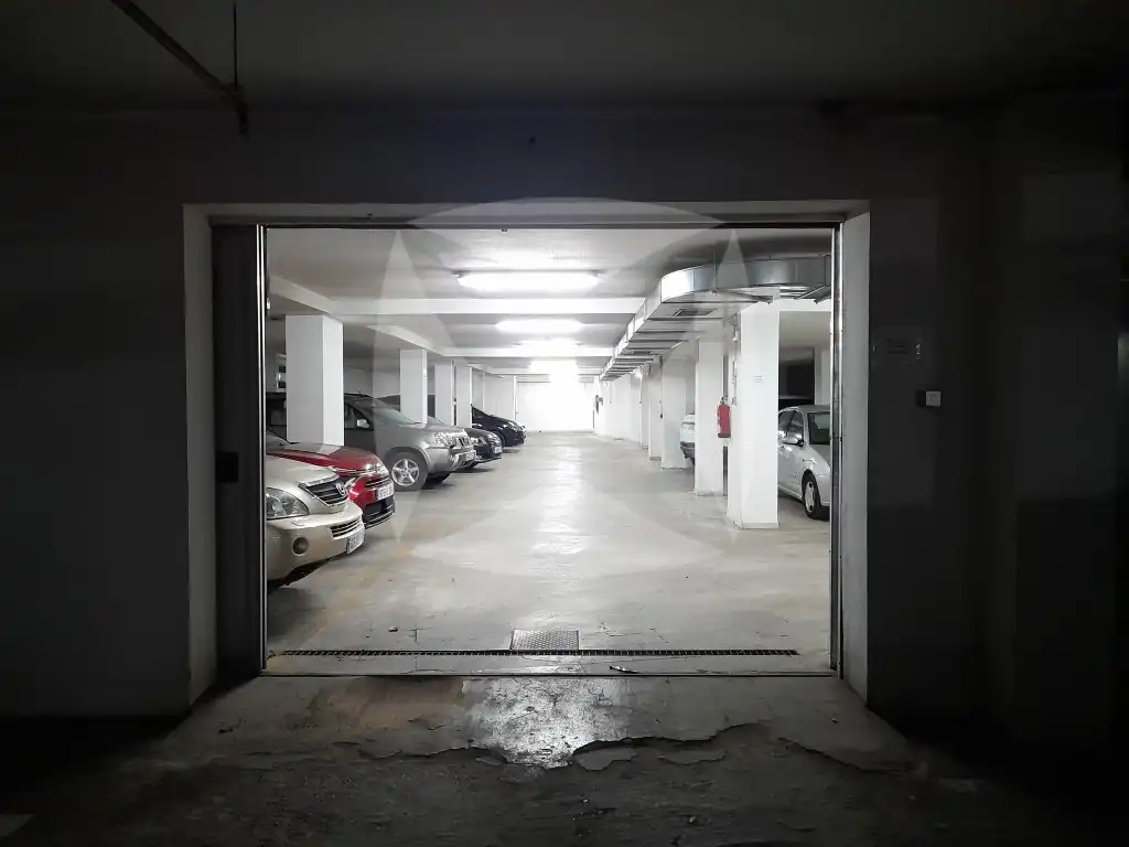 Parkplatz von Garage zum Verkauf in Badajoz
