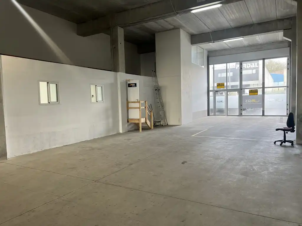 Nave industrial en venta en Santiago de Compostela 