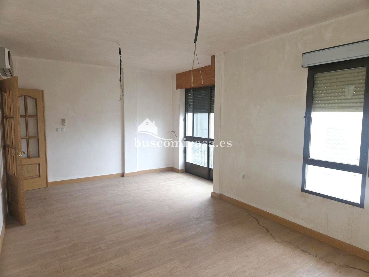 Sala d'estar de Pis en venda en Castillo de Locubín amb Aire condicionat i Balcó