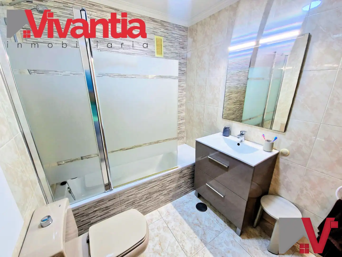 Bathroom of Flat for sale in Lorca  with Air Conditioner, Heating and Terrace