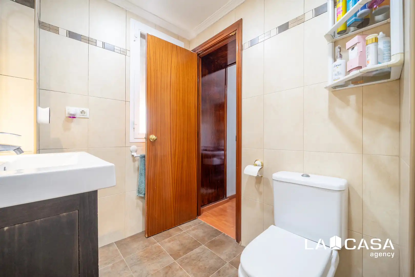 Baño de Piso en venta en Dos Hermanas con Aire acondicionado, Trastero y Piscina