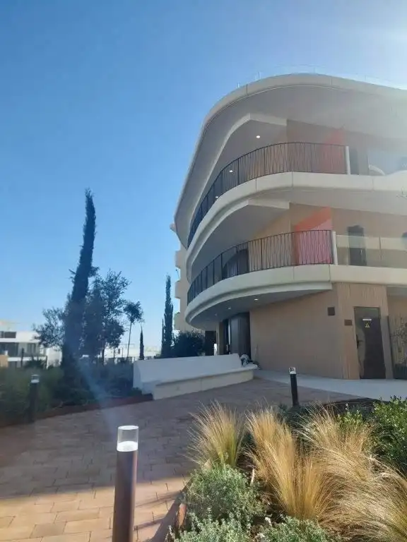 Vista exterior de Apartament en venda en Benalmádena amb Aire condicionat, Calefacció i Jardí privat
