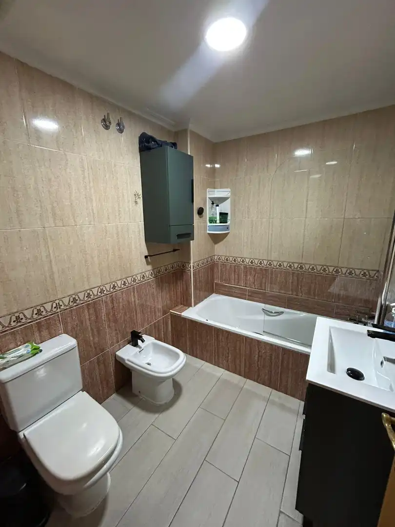 Bany de Apartament en venda en Torrevieja amb Terrassa i Balcó