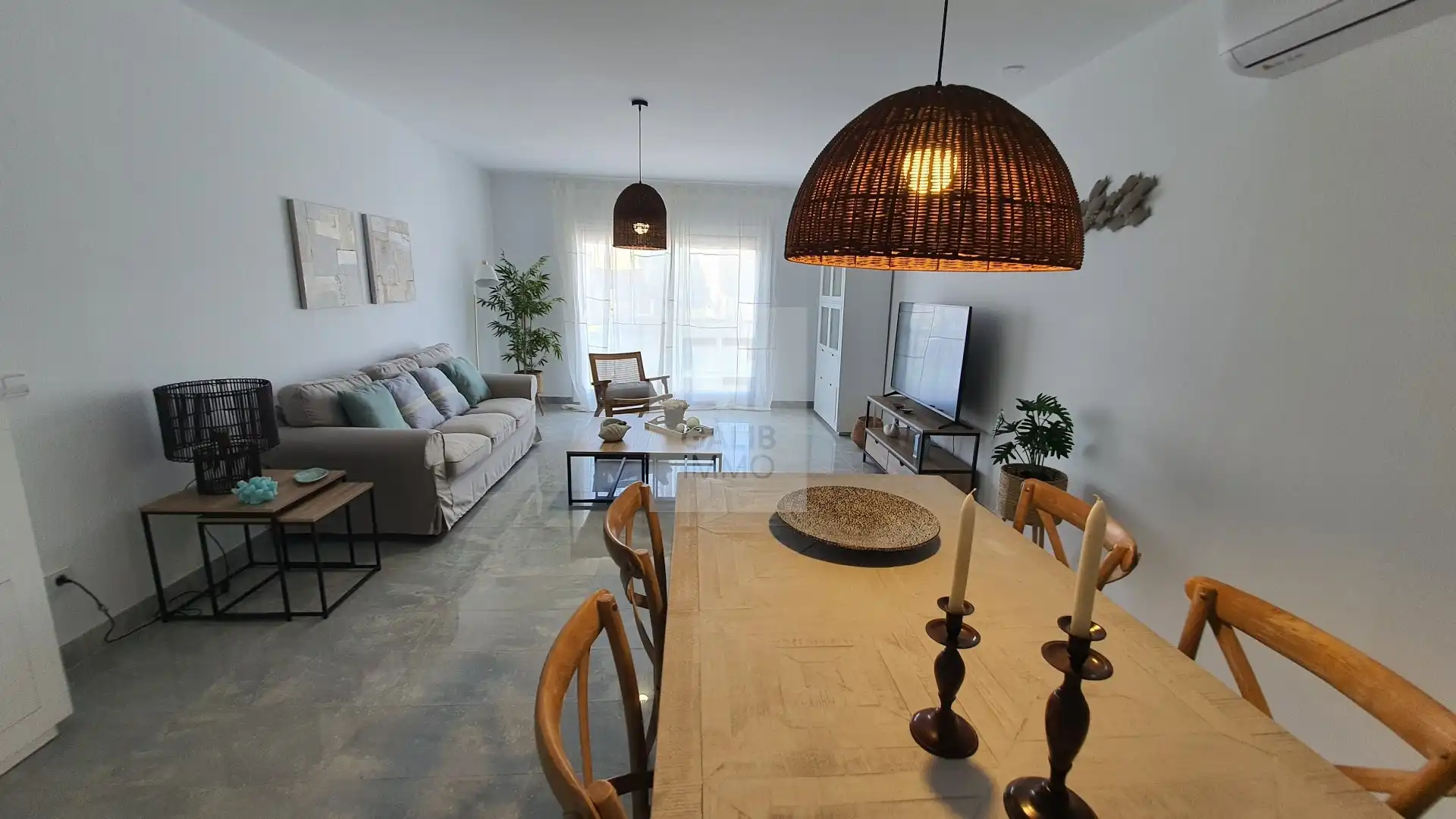 Wohnzimmer von Einfamilien-Reihenhaus zum Verkauf in Empuriabrava mit Klimaanlage, Terrasse und Möbliert