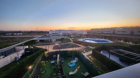 Foto 2 de Piso de alquiler en Avenida de Los Antiguos Baños de la Isabela, Los Hueros, Villalbilla