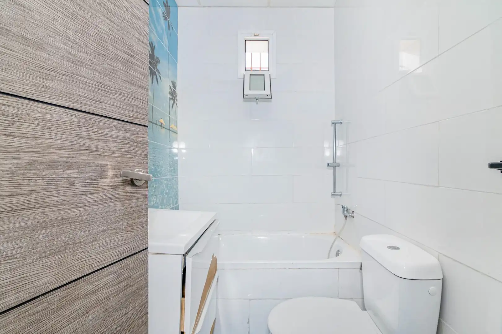Bathroom of Detached homes for sale in Granada