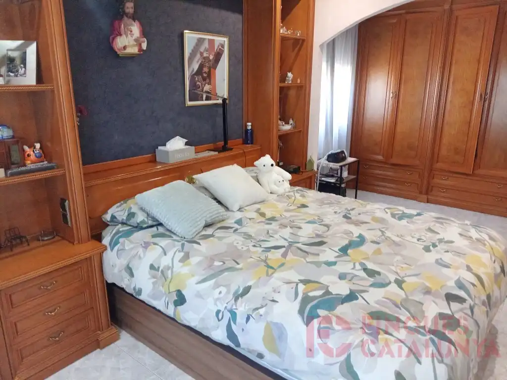Dormitori de Casa o xalet en venda en Vilobí d'Onyar
