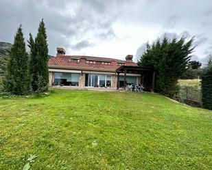 Vista exterior de Casa o xalet en venda en San Lorenzo de El Escorial amb Aire condicionat, Calefacció i Jardí privat