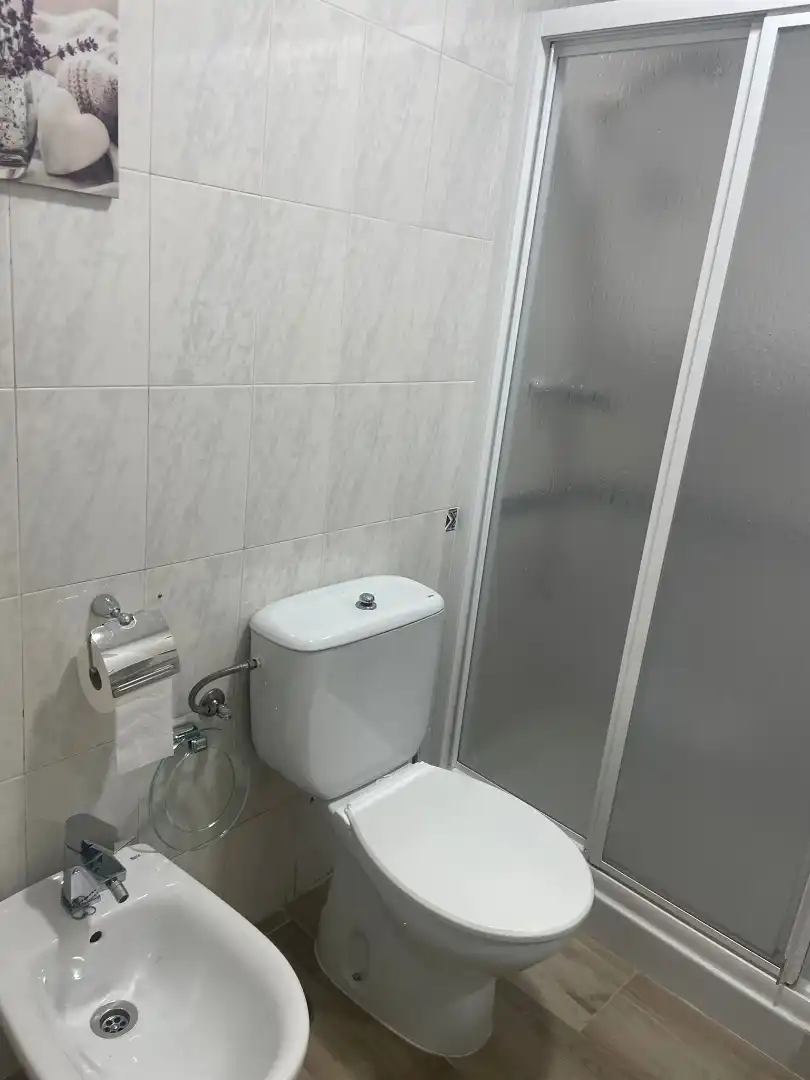 Baño de Piso de alquiler en Santiago de Compostela  con Amueblado