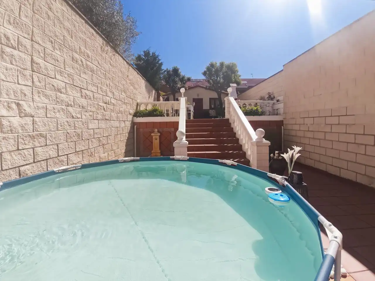 Piscina de Casa adosada en venta en Rivas-Vaciamadrid con Aire acondicionado, Calefacción y Jardín privado