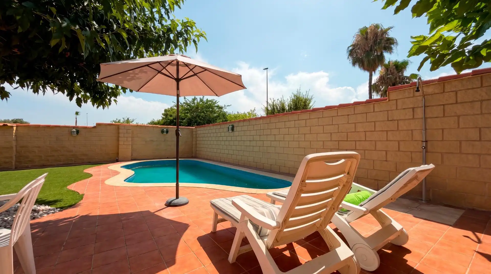 Piscina de Casa o xalet en venda en La Pobla de Vallbona amb Aire condicionat, Calefacció i Jardí privat