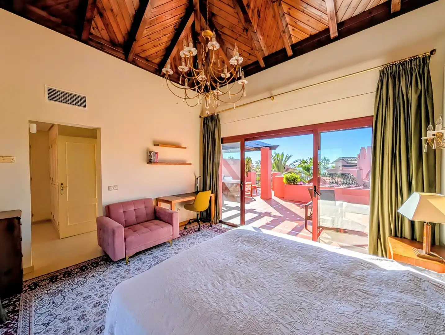 Habitación de Ático en venta en Estepona con Aire acondicionado, Calefacción y Terraza