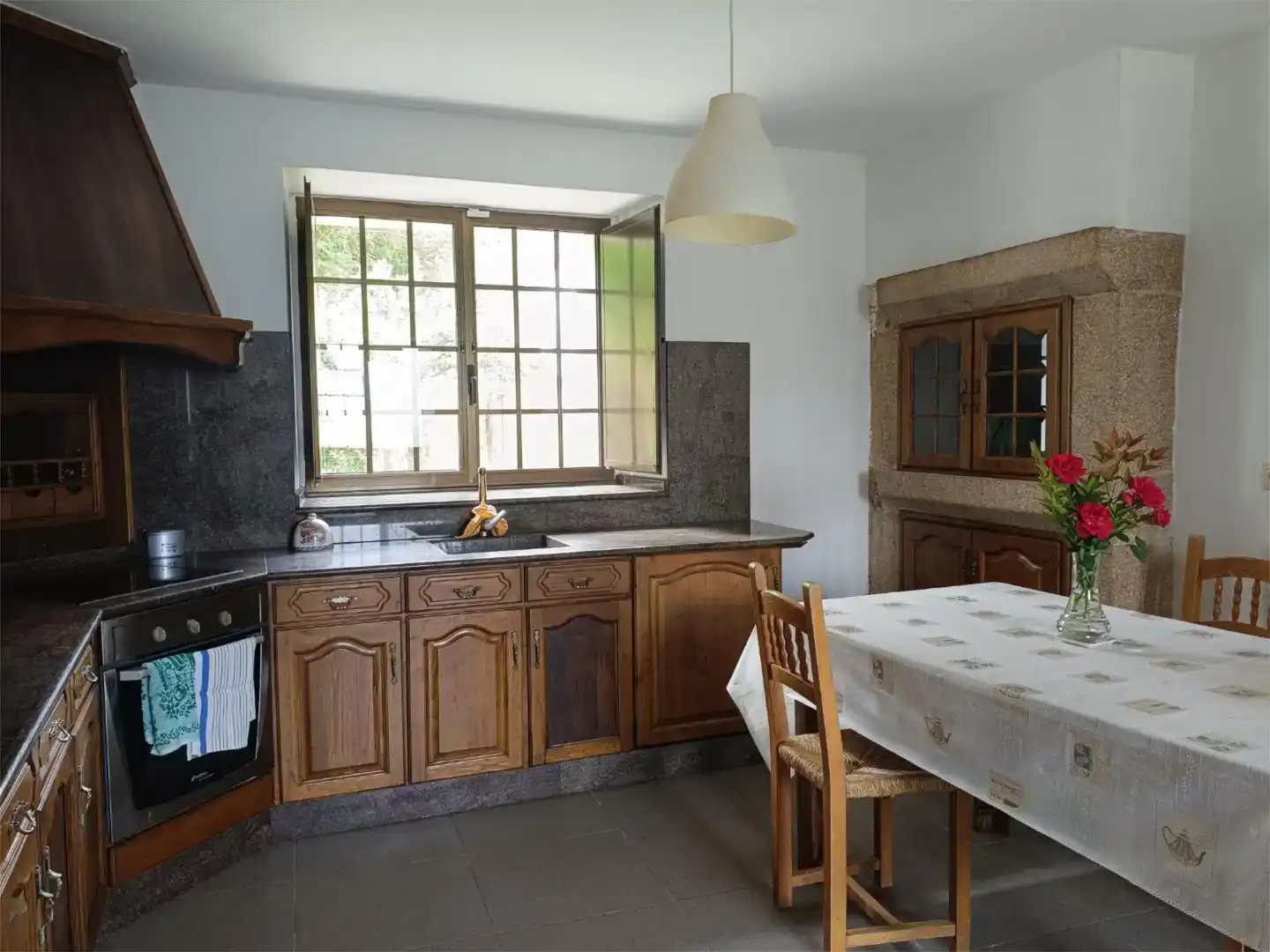 Cuina de Casa o xalet en venda en Vilarmaior amb Jardí privat, Parquet i Moblat