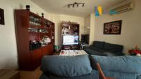 Sala d'estar de Casa adosada en venda en Los Barrios amb Aire condicionat, Calefacció i Terrassa