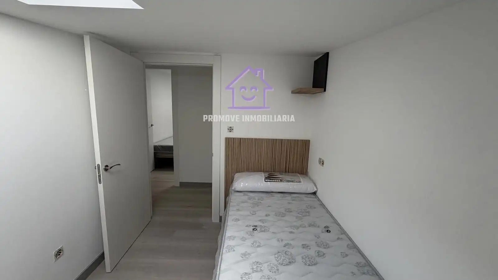 Dormitori de Àtic de lloguer en Arteixo amb Terrassa i Traster