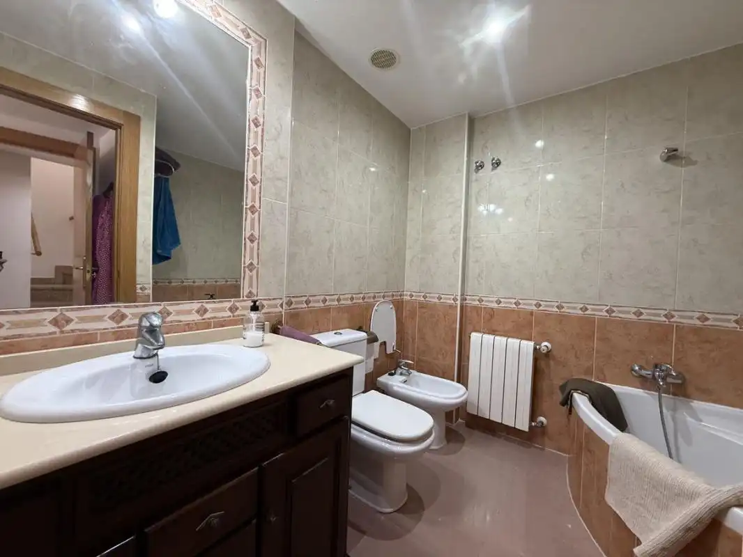 Baño de Casa adosada en venta en Murcia con Aire acondicionado, Calefacción y Terraza