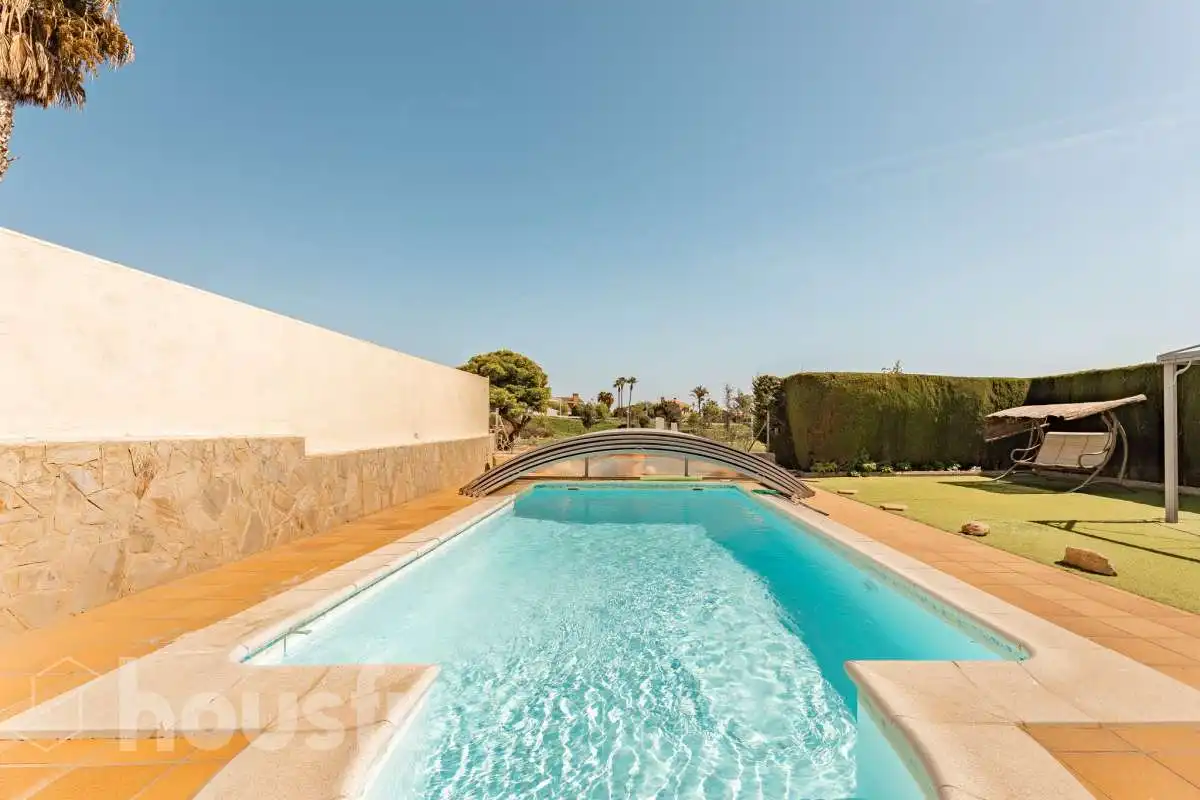 Piscina de Casa o chalet en venta en Calafell con Aire acondicionado, Calefacción y Jardín privado