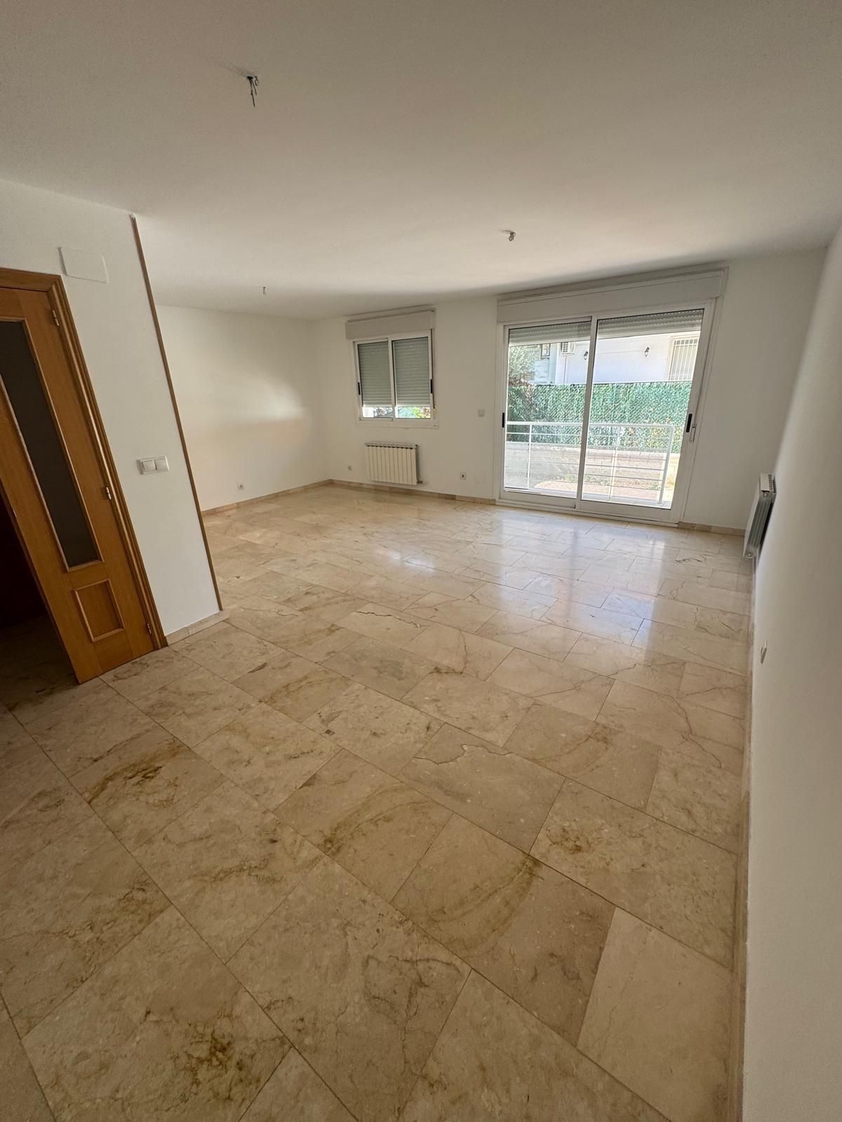 Living room of Single-family semi-detached for sale in Arroyo de la Encomienda  with Heating, Terrace and Storage room