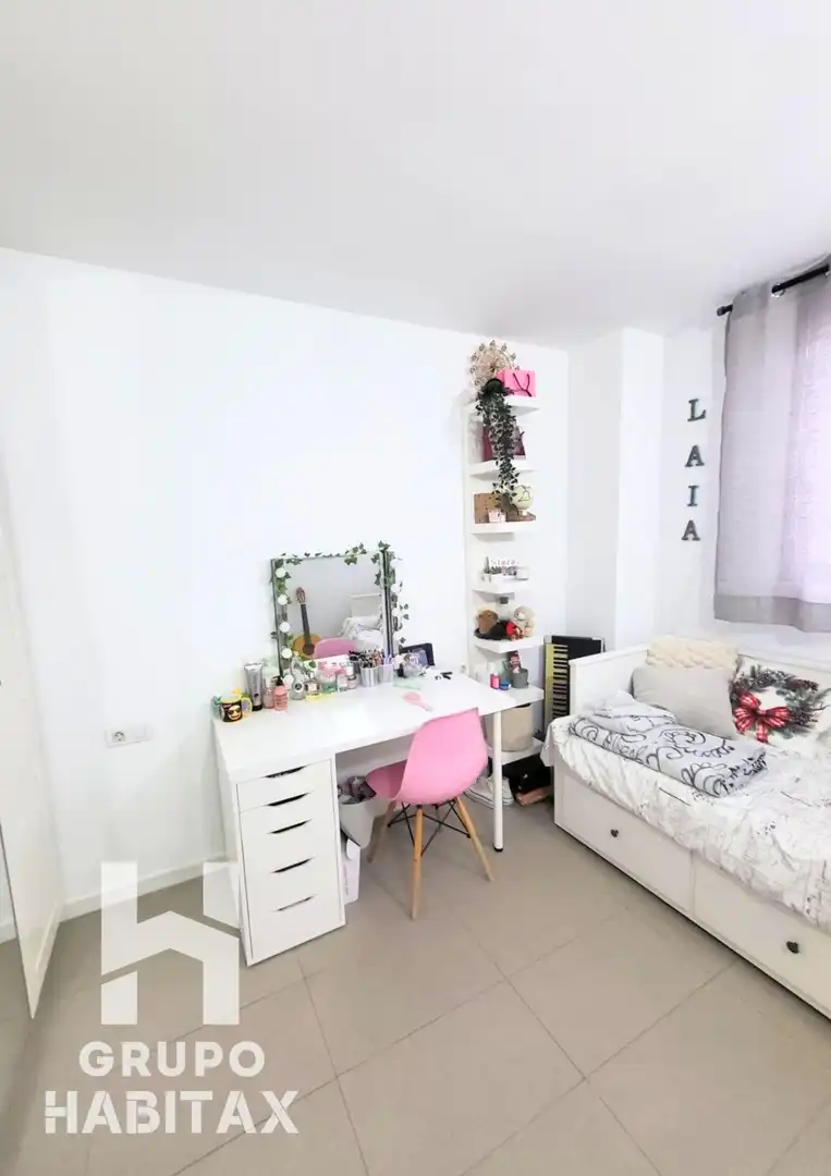 Bedroom of Duplexes for sale in Santa Coloma de Gramenet