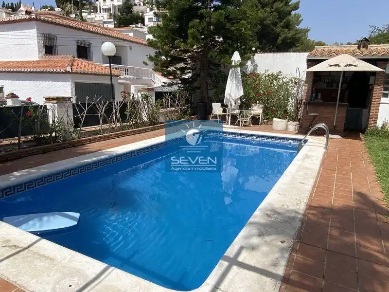 Villa mit Pool zum Verkauf in Campo Velilla